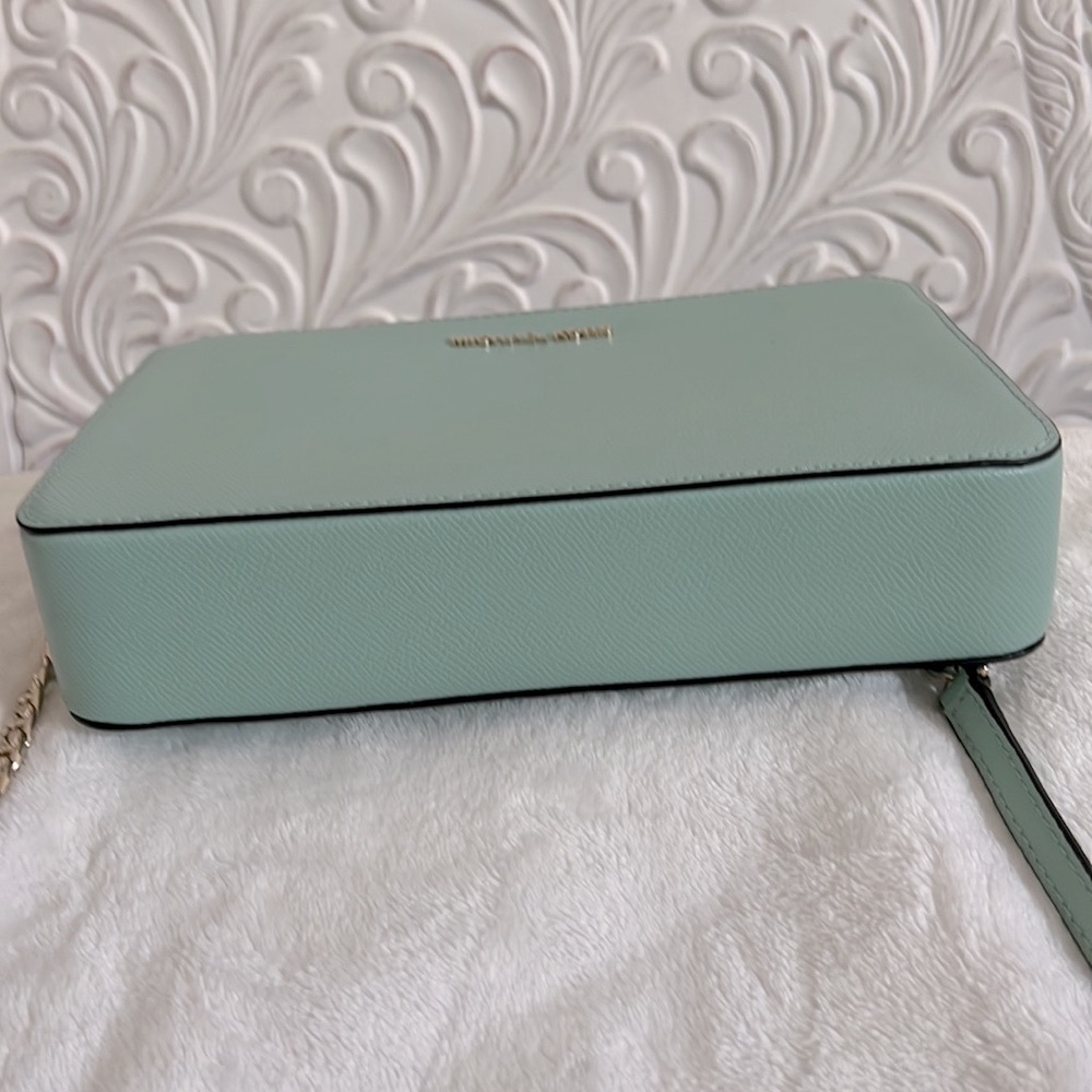 Beautiful Michael Kors Crossbody Bag - Picture 5 of 8
